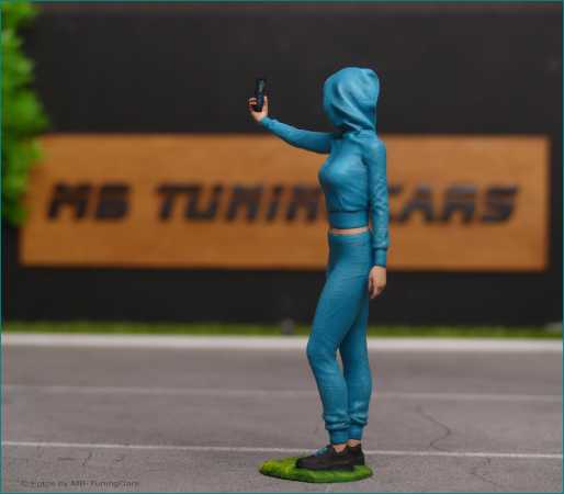 1:18 Selfie Girl - Handmade - 3D - Unique -